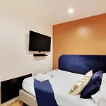 Pelican - Louvre شقة باريس
