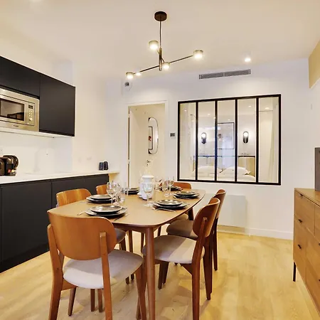 Pelican - Louvre Paris