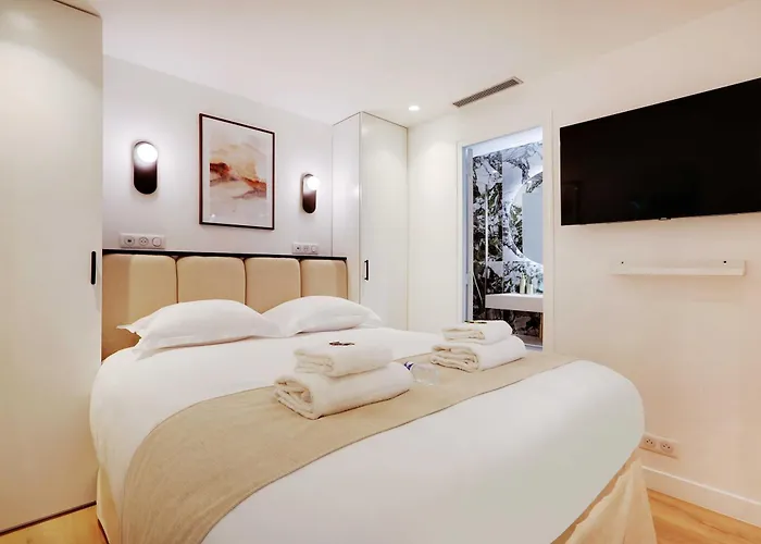 Pelican - Louvre Paris