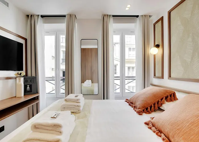 Pelican - Louvre Paris