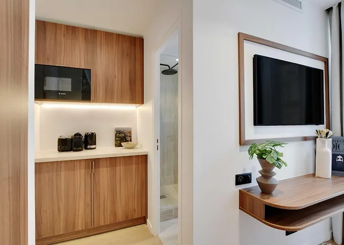 Pelican - Louvre * Paris