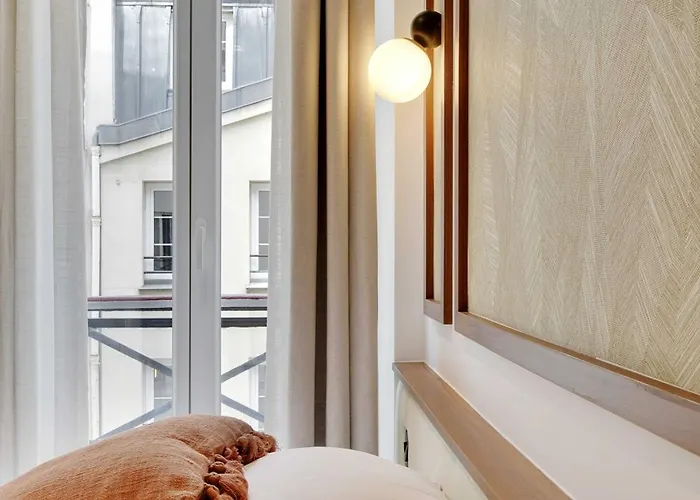 Pelican - Louvre Lejlighed