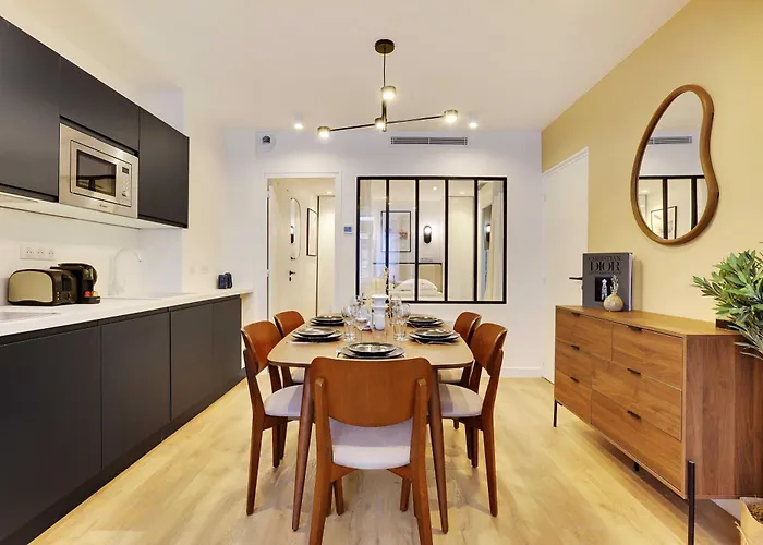 Pelican - Louvre * Paris