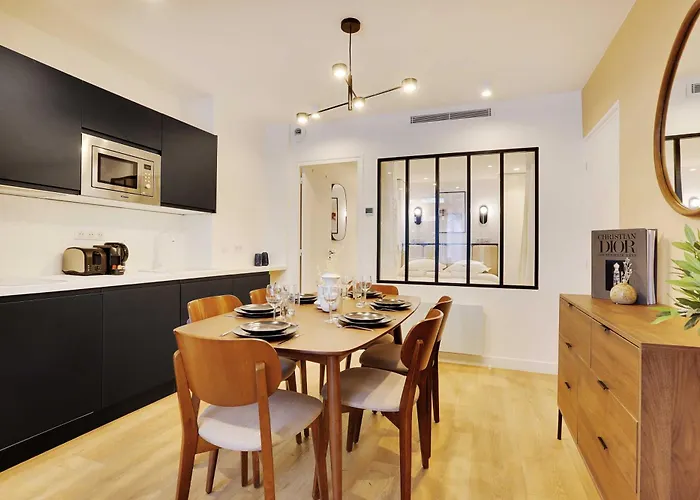 Pelican - Louvre Paris