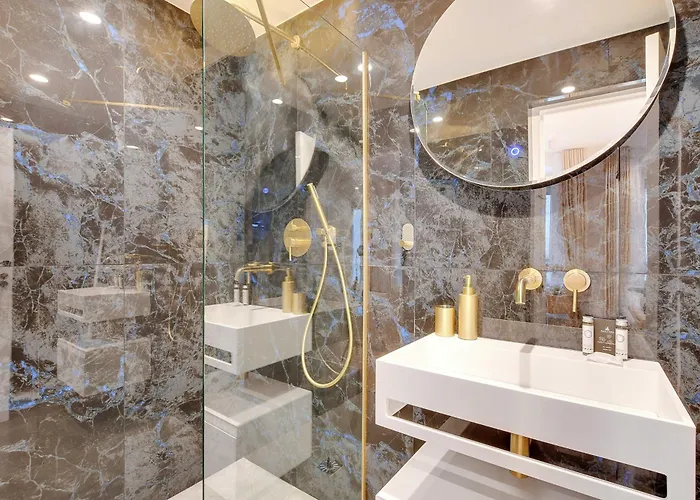 Pelican - Louvre Paris