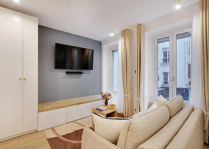 Pelican - Louvre Paris